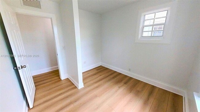 Foto del edificio - 8240 NE 3rd Ave