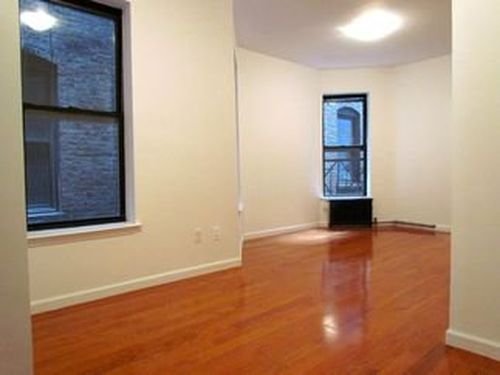Foto del edificio - 235 W 24th St
