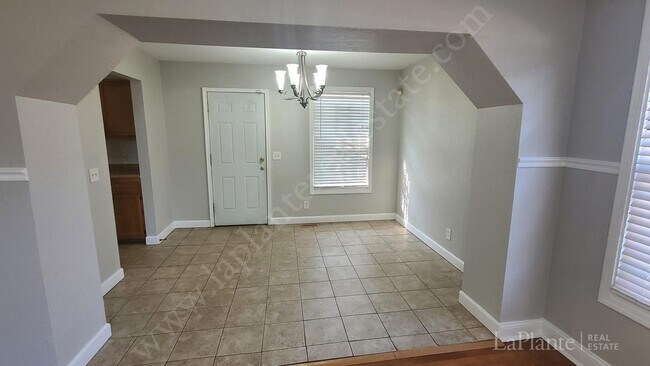 Building Photo - Spacious Old West End Home for Rent