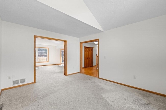 Building Photo - 952 Moonlight Dr