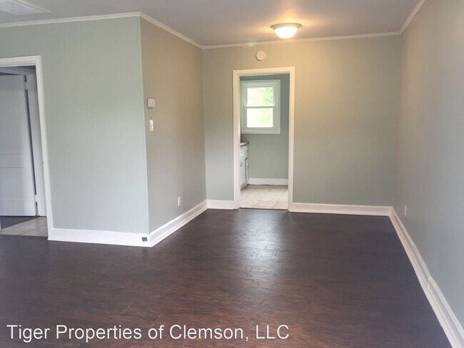 Building Photo - 2 br, 1 bath House - 306 S Elm St