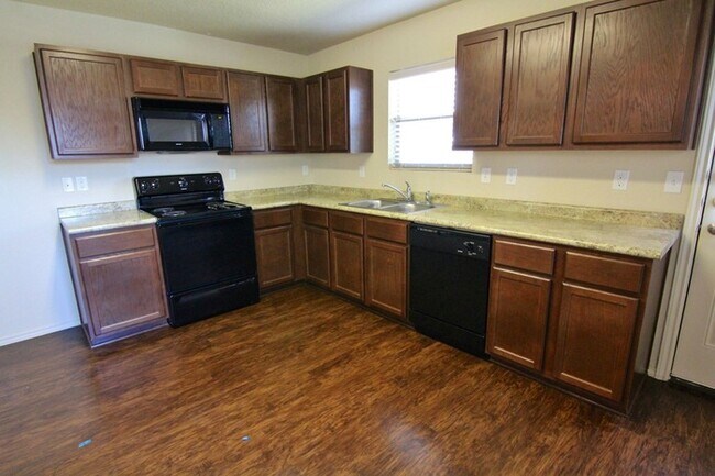 Foto del edificio - 6218 Heathers Bend