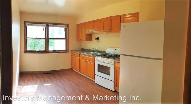 Building Photo - 1000 Valley View Dr