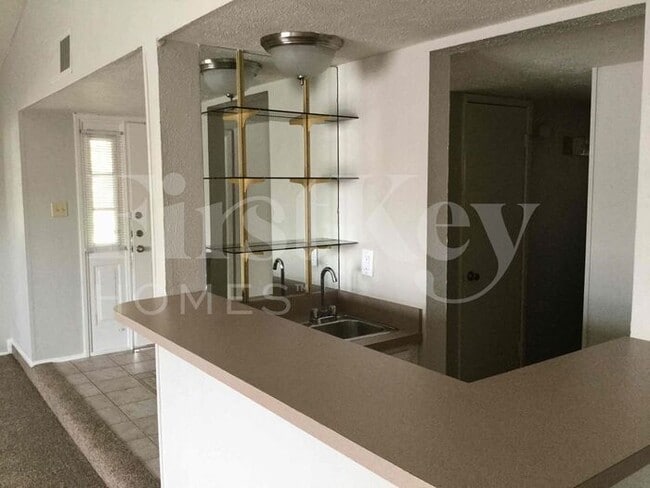 Foto del edificio - 4200 Wayfaring St