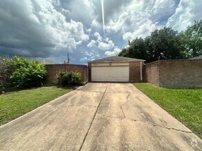 Building Photo - 9322 Beringwood Dr