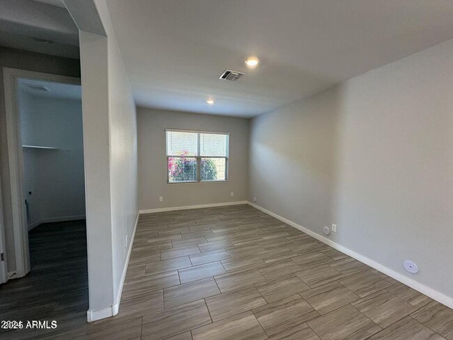 Building Photo - 14634 W Charter Oak Rd