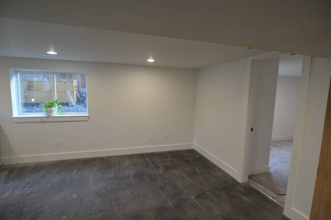 Building Photo - 3412 16th Ave S