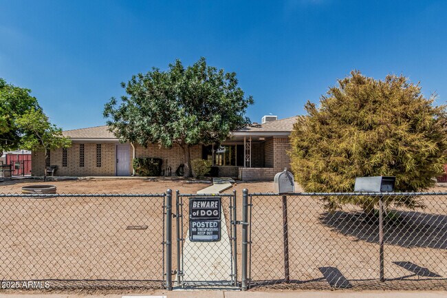 Foto del edificio - 9048 E Grandview St