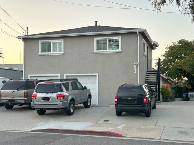 Photo - 1705 Grant Ave Apartments