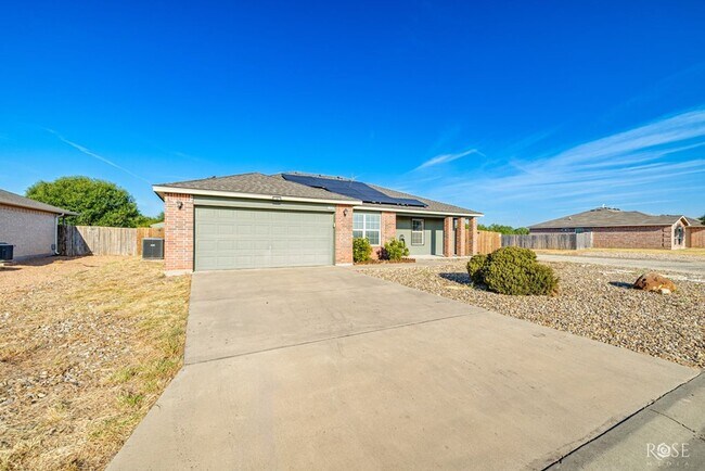 Building Photo - COMING SOON... PaulAnn Home w/ Solar Panels! Save On Your Electric Bill!