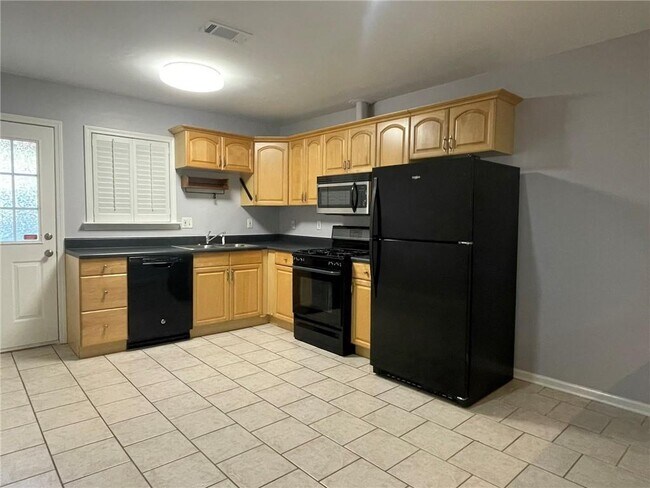 Foto del edificio - 1585 Piedmont Ave NE