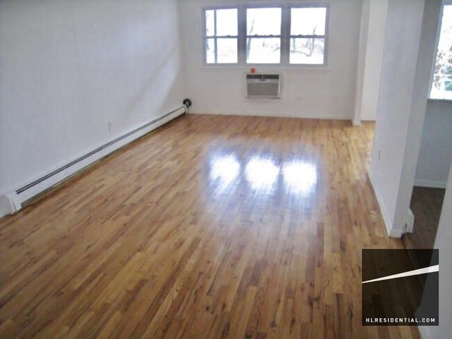 Foto del edificio - 4715 Astoria Blvd