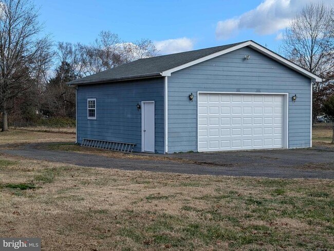 Foto del edificio - 6810 Crescent Ridge Ct