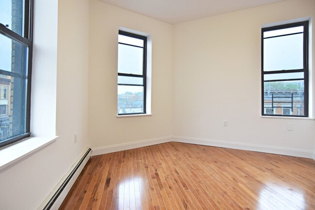 Building Photo - 5942 Myrtle Ave
