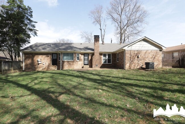 Building Photo - 5853 Fox Lair Ave