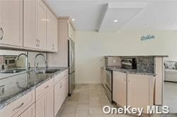 Building Photo - 265 Dune Rd