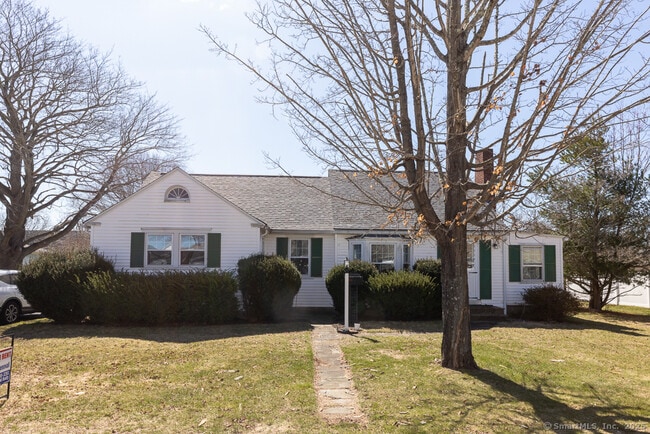 Building Photo - 32 Maplewood St
