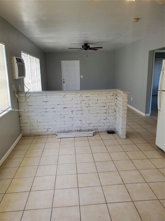 Foto del edificio - 815 NW 16th St