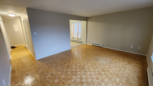 Building Photo - 261 Bayfield St