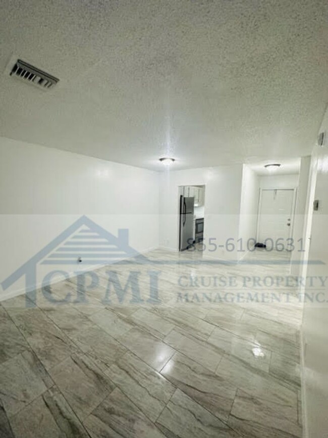 Foto del interior - 307-333 Melody Lane