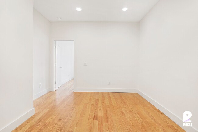Foto del edificio - 350 Lenox Ave