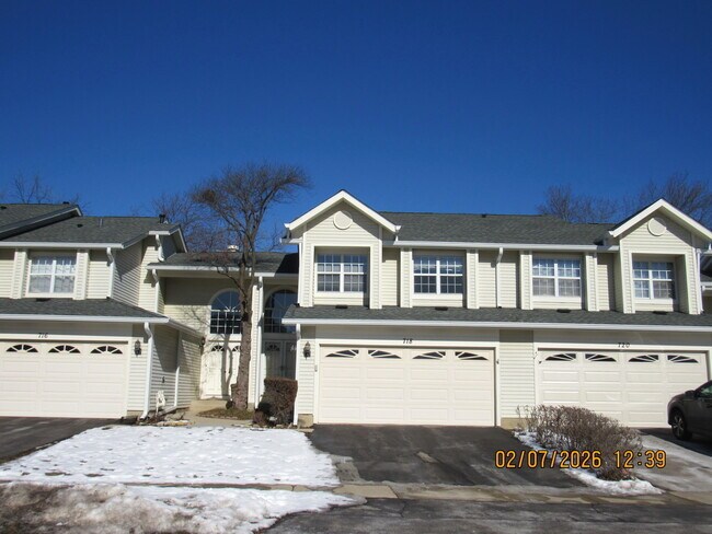 Foto del edificio - 718 Sturnbridge Ln