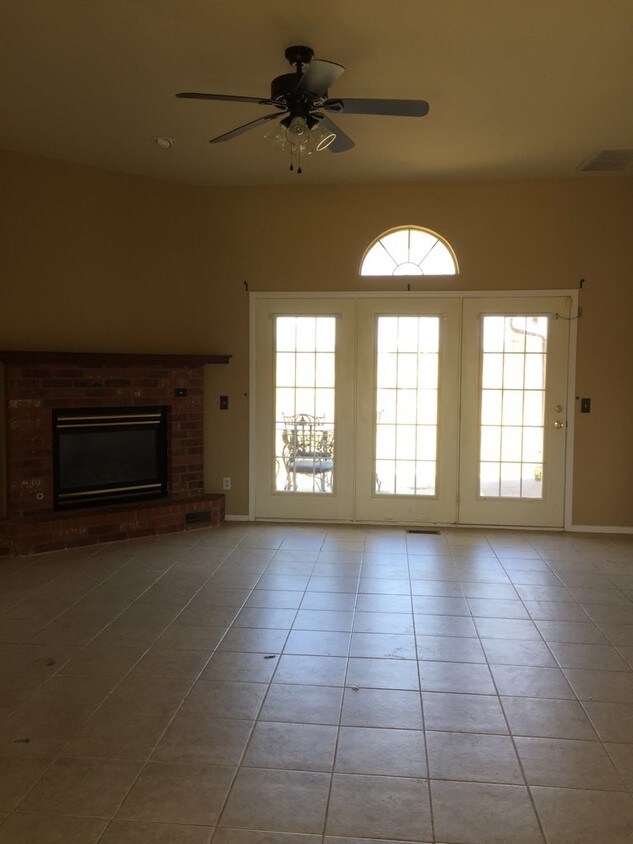 4 Circle Dr, Guthrie, OK 73044 House Rental in Guthrie, OK