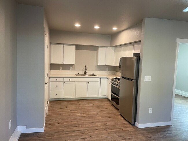 Foto del edificio - Now soon! 3 Bed/2 Bath Close to Downtown Lodi
