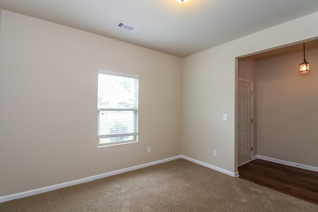 Foto del edificio - Wonderful home! Apply Today!