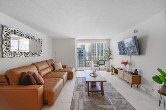 Building Photo - 1200 Brickell Bay Dr