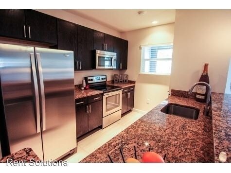 Building Photo - 1 br, 1 bath House - 8820 W. Waters Avenue