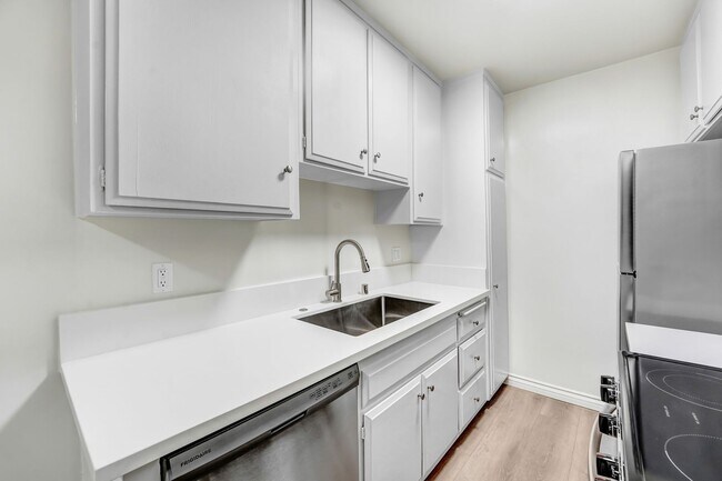 Foto del edificio - 824 Maple St