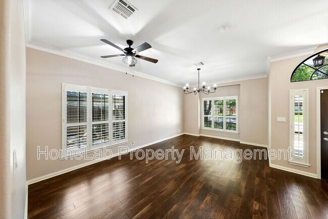 Foto del edificio - 14126 Butler Creek