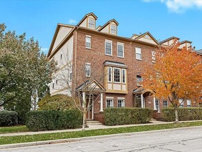 Building Photo - 1615 Town Commons Dr