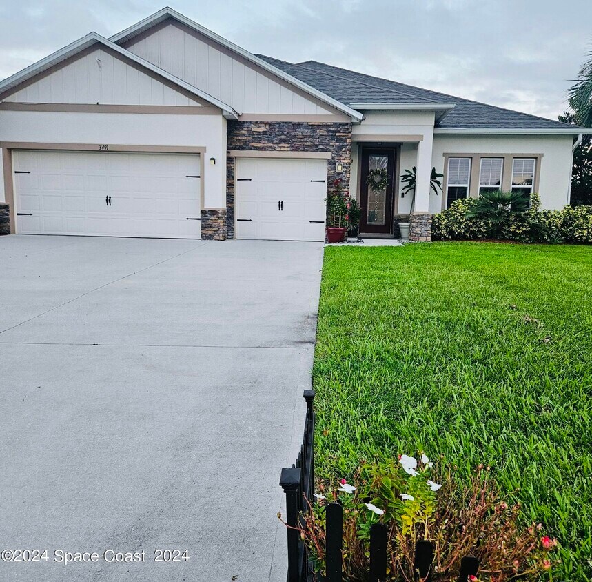 Foto principal - 3491 Breezy Point Ln