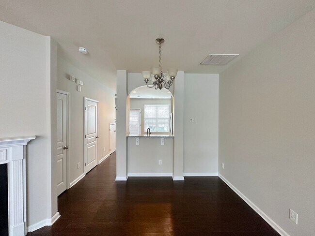 Foto del edificio - Great Townhome in Renaissance Park