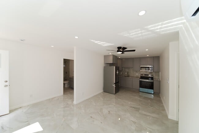 Building Photo - 355 Hoomalu St