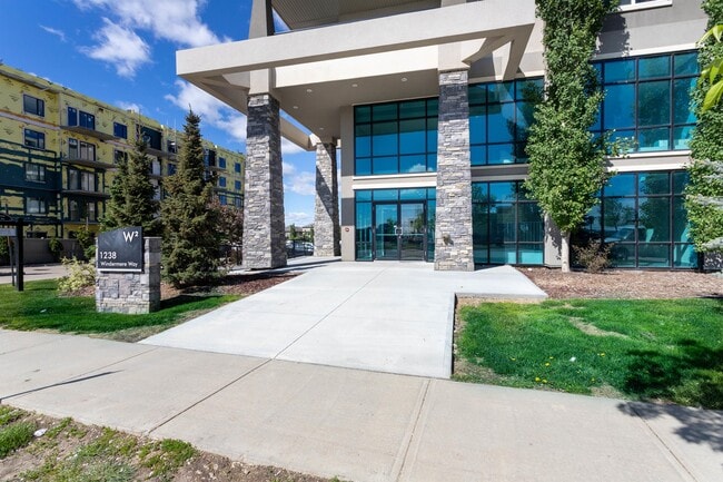 Building Photo - 1238-1238 Windermere Way SW