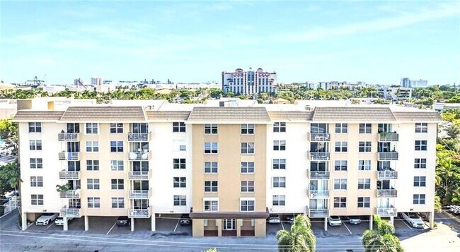 Foto del edificio - 1050 SE 15th St