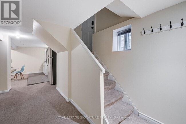 Building Photo - 21 Robina Ave