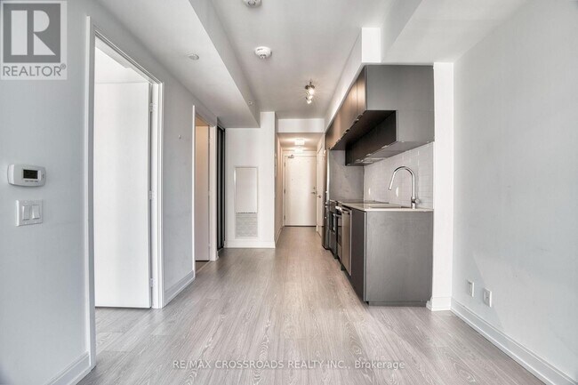 Photo du bâtiment - 181-1181 Dundas St E