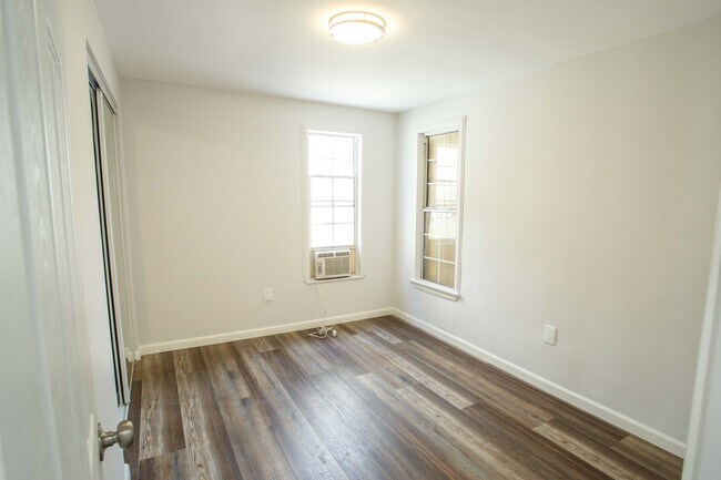 Building Photo - 4913 Nobel St
