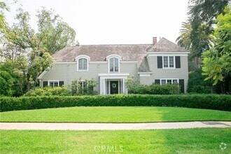 Building Photo - 740 Pinehurst Dr