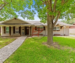 Building Photo - 5418 Lake Highlands Dr