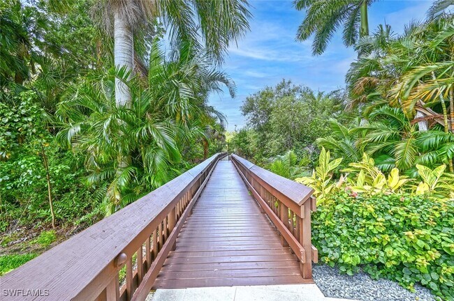 Foto del edificio - 5550 Heron Point Dr