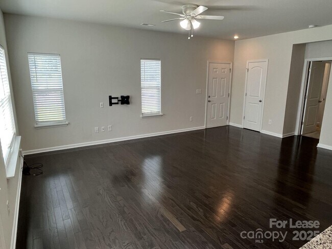 Foto del edificio - 7447 Jane Parks Way
