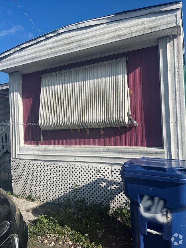 Building Photo - 3520 NW 79th St