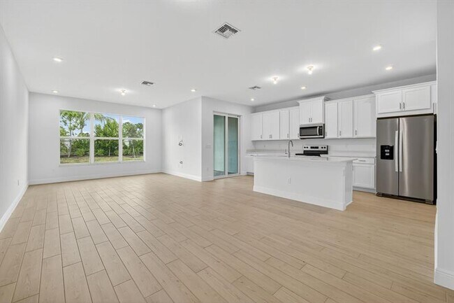 Building Photo - 3585 NW Solange Ct
