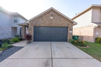 Building Photo - 10706 Plum Dale Way