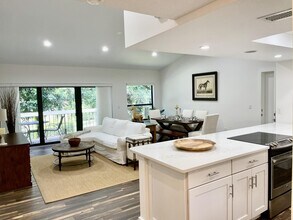 Building Photo - 11863 Wimbledon Cir